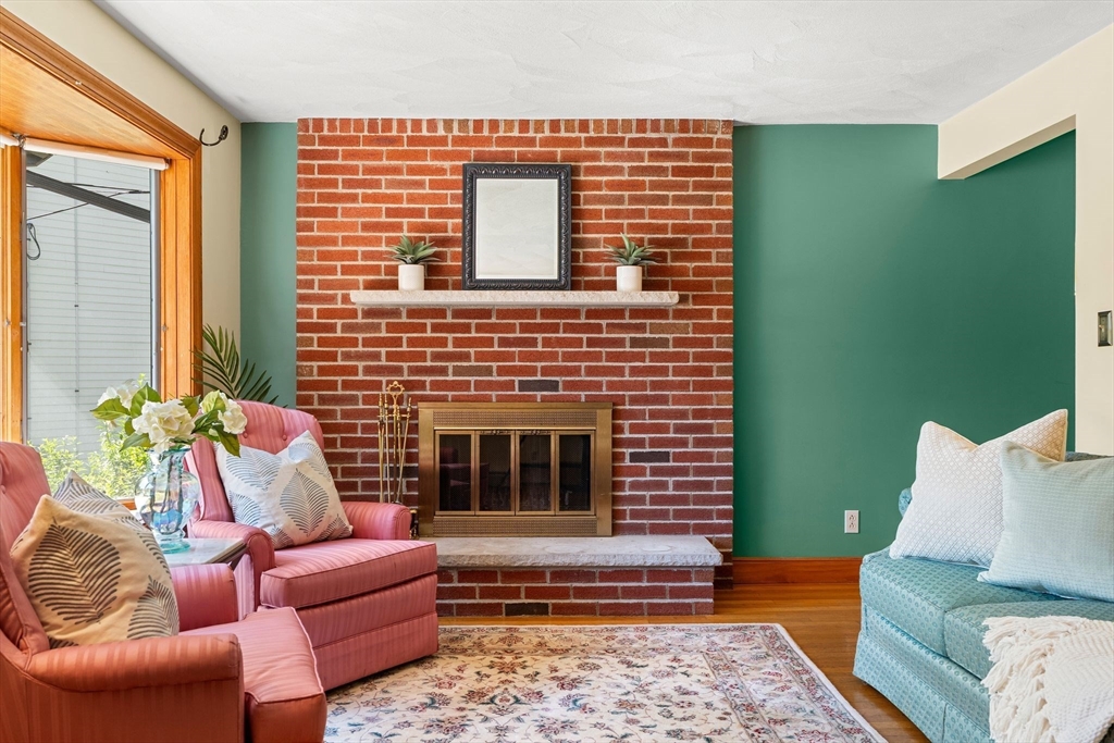 26 Lawrence Ln