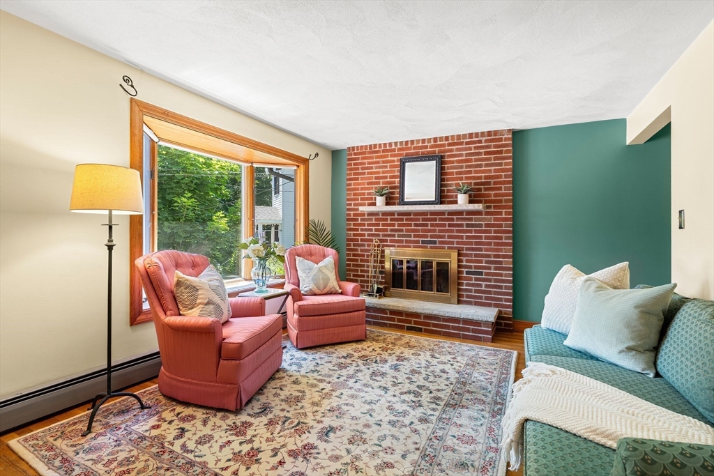 26 Lawrence Ln