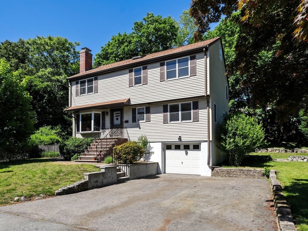 26 Lawrence Ln