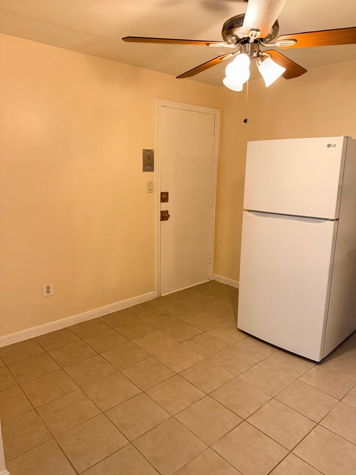 262 E Haverhill St #2, Lawrence, MA, 262 E Haverhill St #2, Lawrence, MA Photo #6