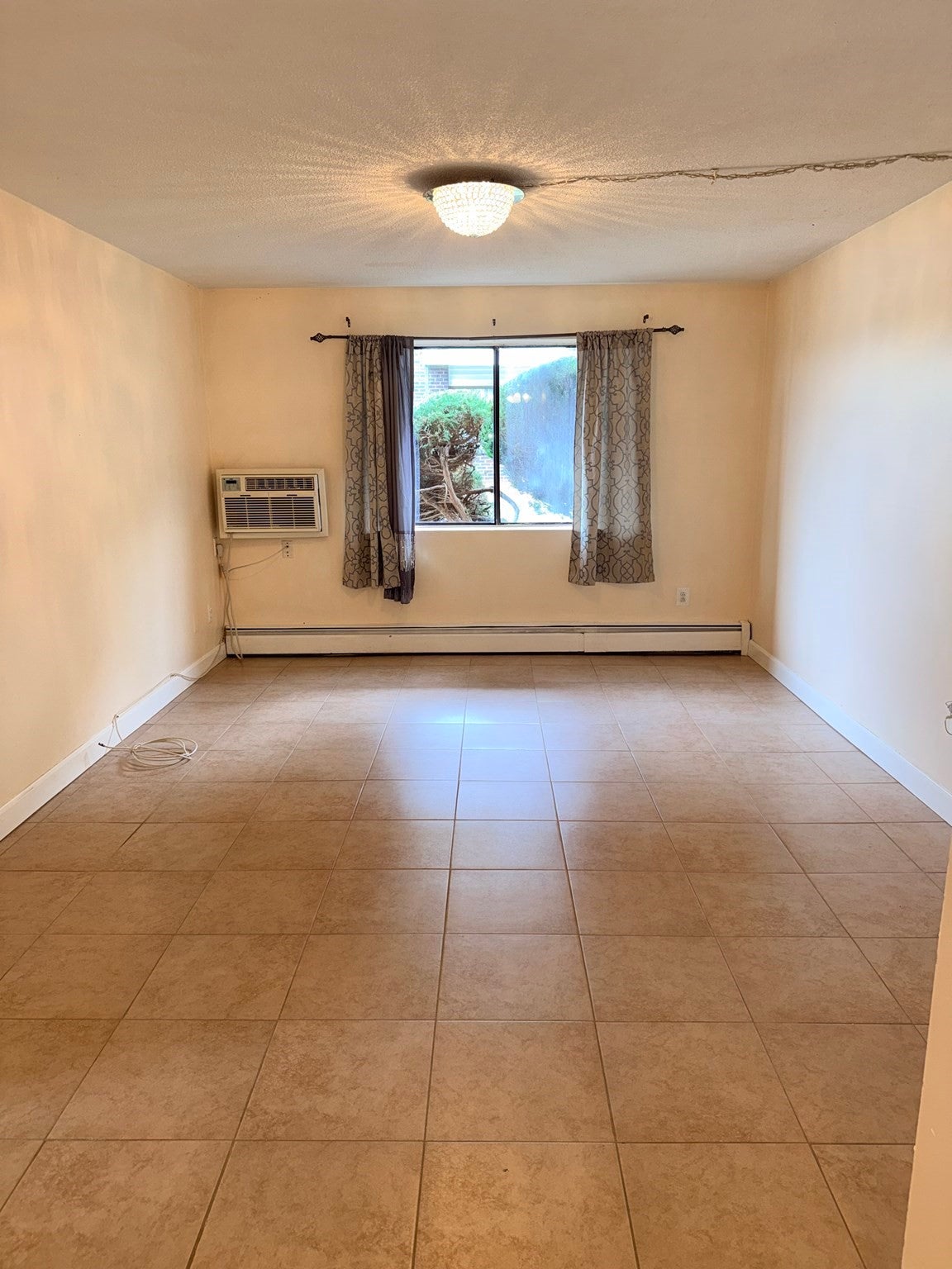 262 E Haverhill St #2, Lawrence, MA, 262 E Haverhill St #2, Lawrence, MA Photo #4