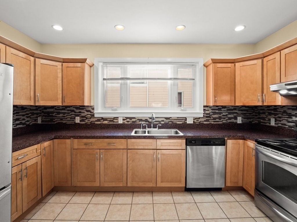 492 Metropolitan Ave