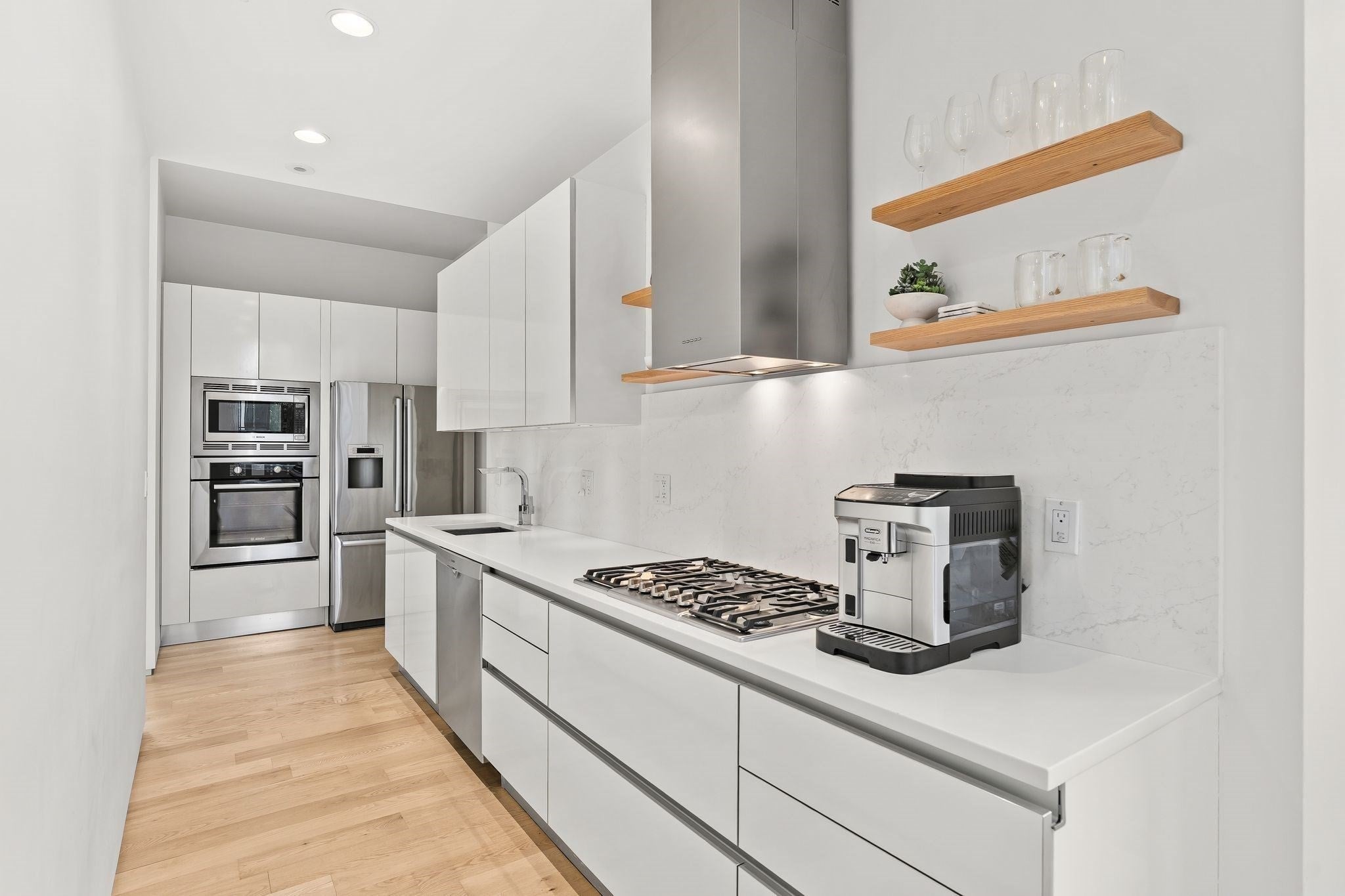537 E 1st Street 6, Boston MA 02127