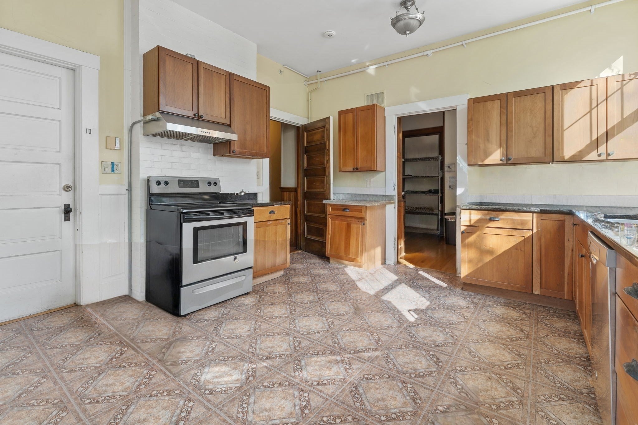 5 Claremont St, Worcester, MA Photo #8
