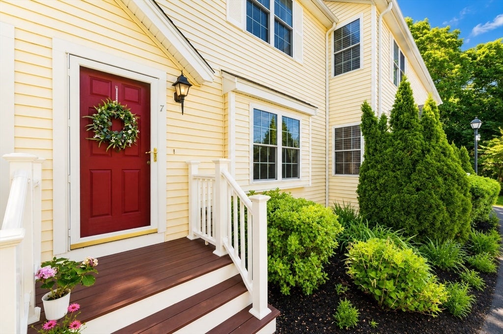 6 Colebrook Blvd 7
