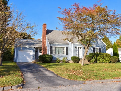 Photo of 6 Rochelle St, Worcester, MA 01606 (MLS # 73589689)