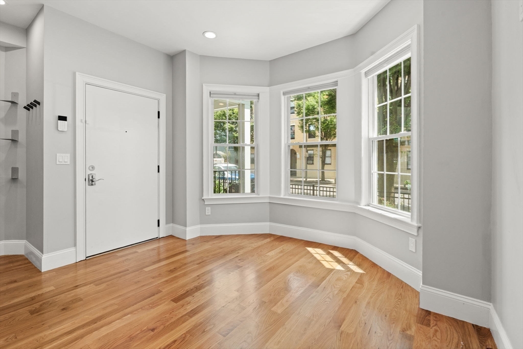 3305-3309 Washington St 102