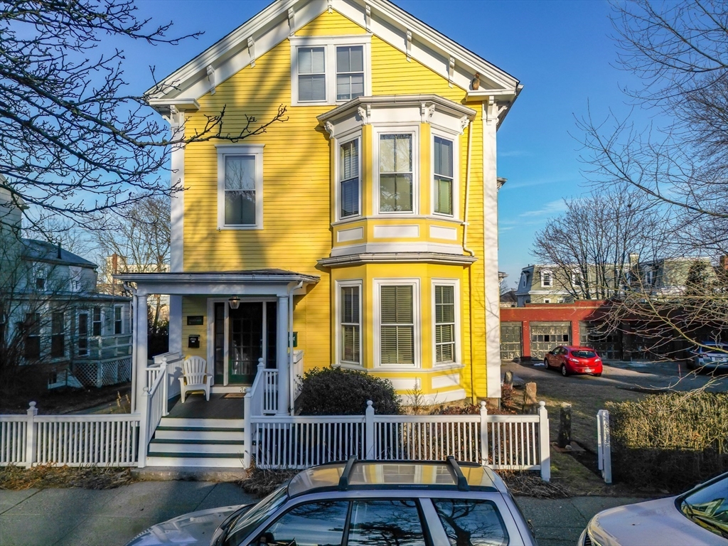 36 7th St