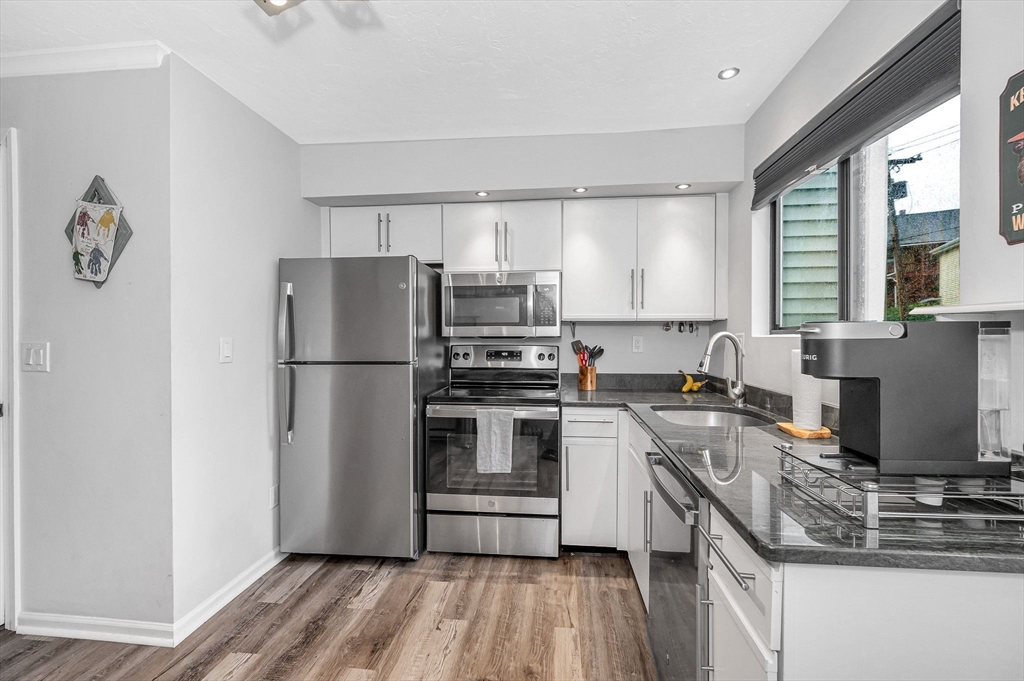 22 River St. 13