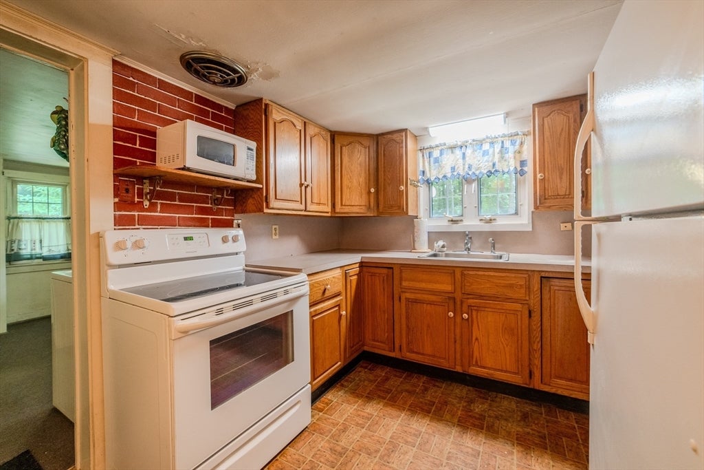 20 Bryant St, Dartmouth, MA, 20 Bryant St, Dartmouth, MA Photo #15
