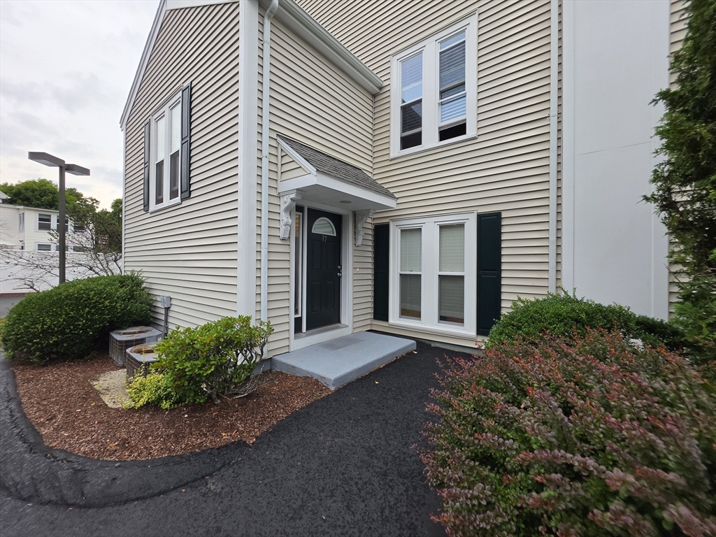 Click for 33 Randolph St #17, Abington, MA slideshow Click for 33 Randolph St #17, Abington, MA slideshow