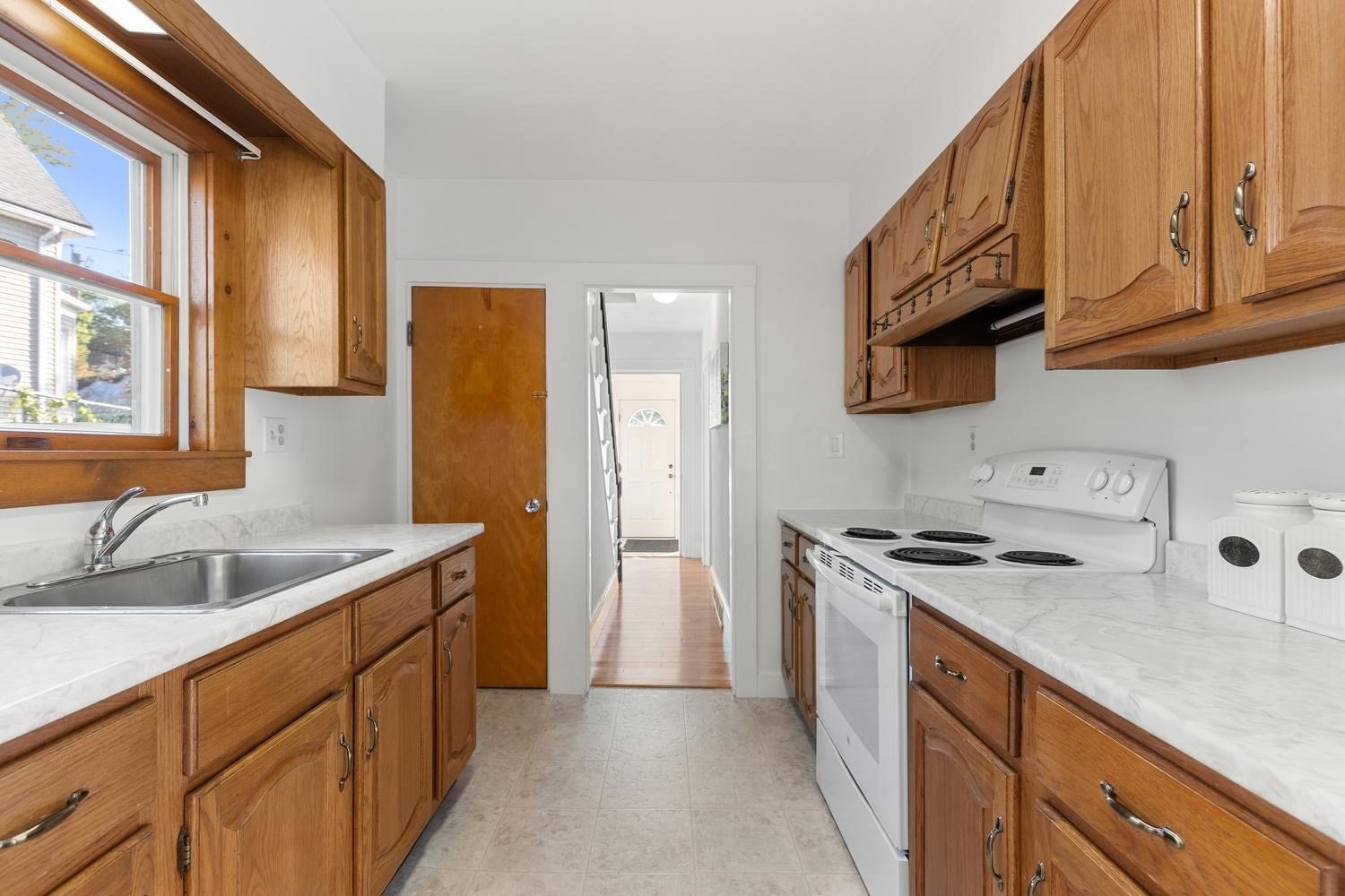 34 Oakland Ave, Lynn, MA, 34 Oakland Ave, Lynn, MA Photo #16
