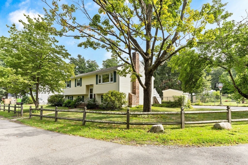 Photo of 8 Green St, Billerica, MA