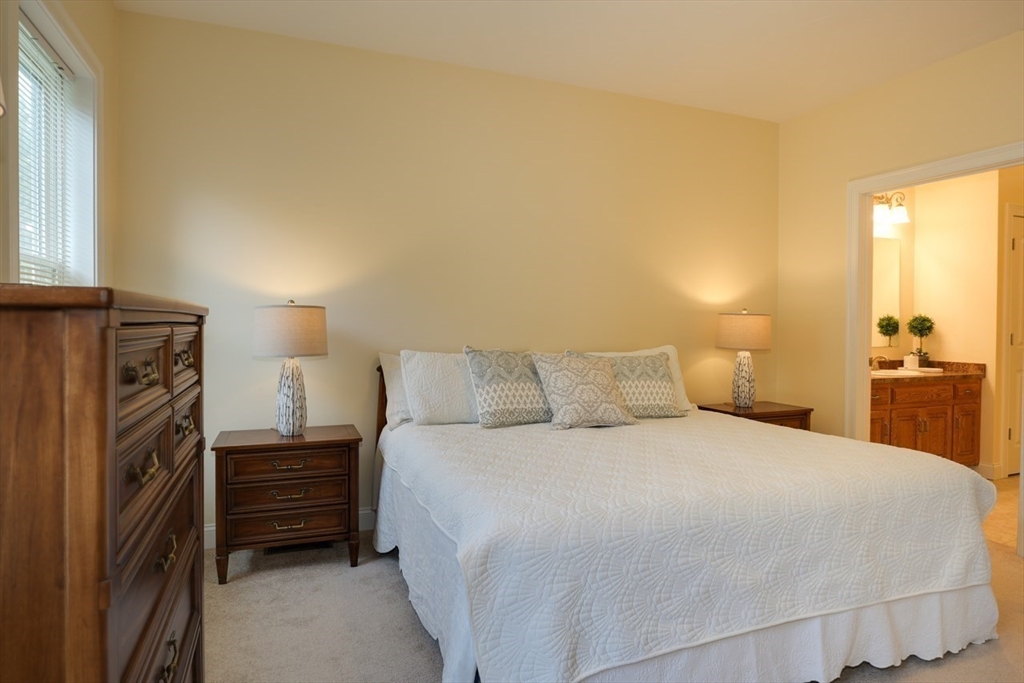 Norfolk, Massachusetts 02056, United States, 2 Bedrooms Bedrooms, ,2 BathroomsBathrooms,Residential,Active,225218