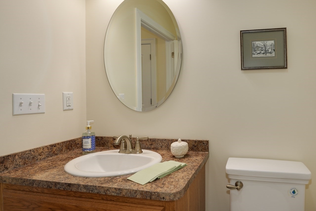 Norfolk, Massachusetts 02056, United States, 2 Bedrooms Bedrooms, ,2 BathroomsBathrooms,Residential,Active,225218