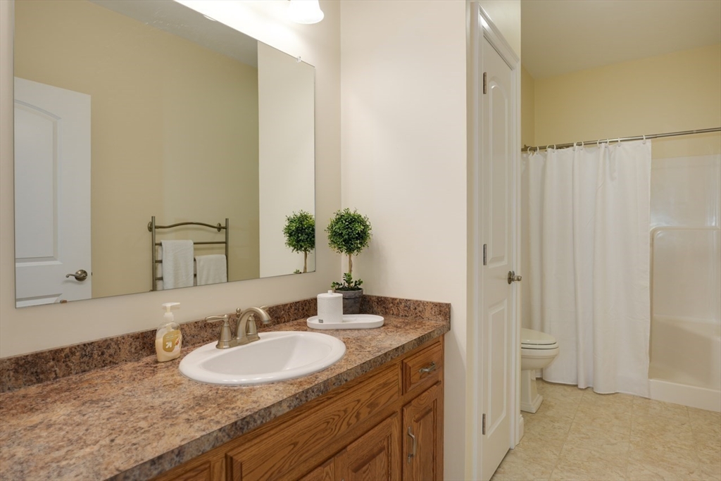 Norfolk, Massachusetts 02056, United States, 2 Bedrooms Bedrooms, ,2 BathroomsBathrooms,Residential,Active,225218