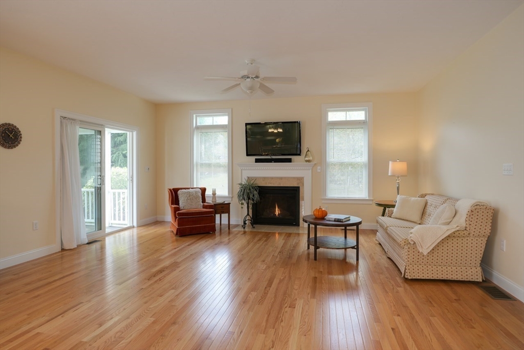 Norfolk, Massachusetts 02056, United States, 2 Bedrooms Bedrooms, ,2 BathroomsBathrooms,Residential,Active,225218