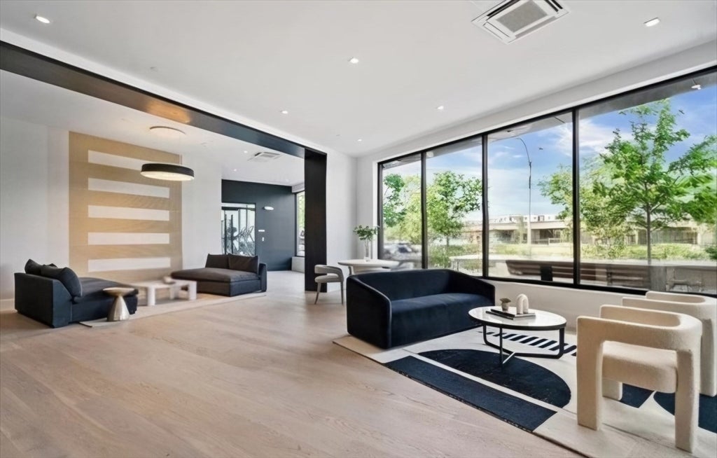 50 Leo M Birmingham PKWY #310, Boston, MA Photo #18