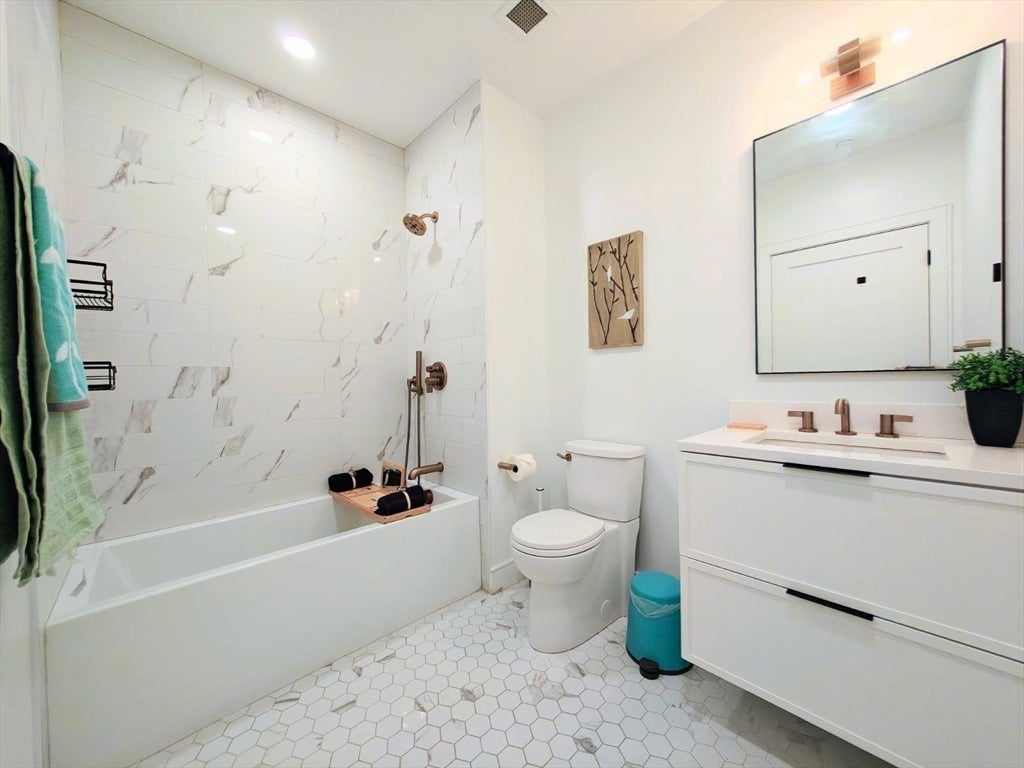 50 Leo M Birmingham PKWY #310, Boston, MA Photo #10