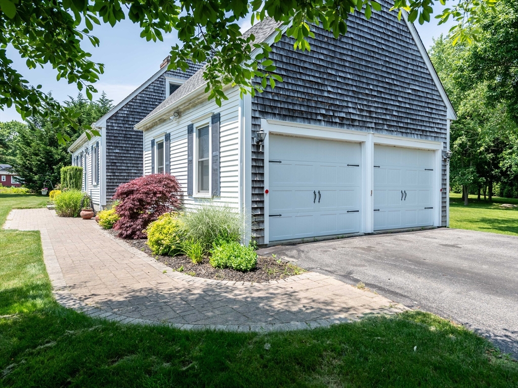 9 Royal Wood Ln