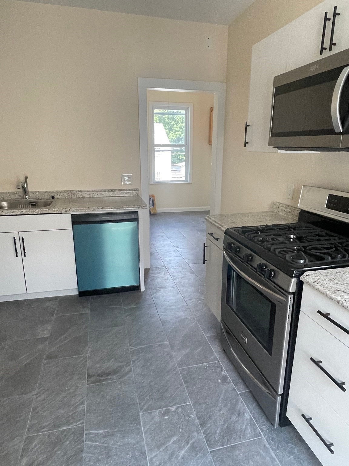 1 Glidden Ave #3, Lowell, MA, 1 Glidden Ave #3, Lowell, MA Photo #9