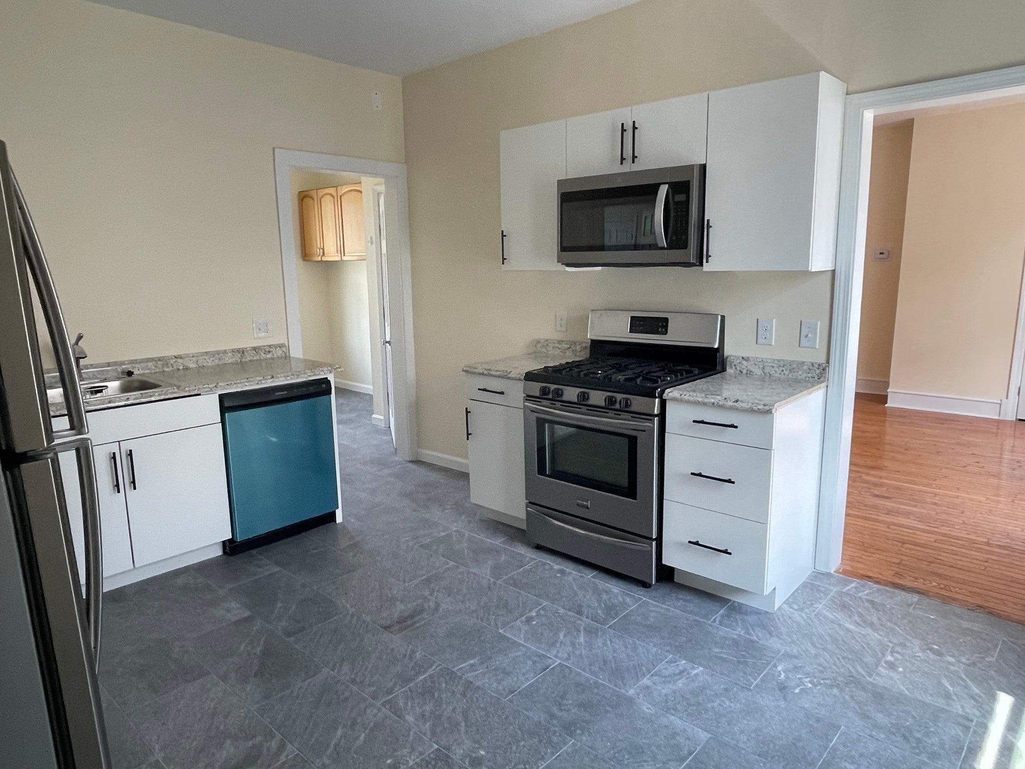 1 Glidden Ave #3, Lowell, MA, 1 Glidden Ave #3, Lowell, MA Photo #7