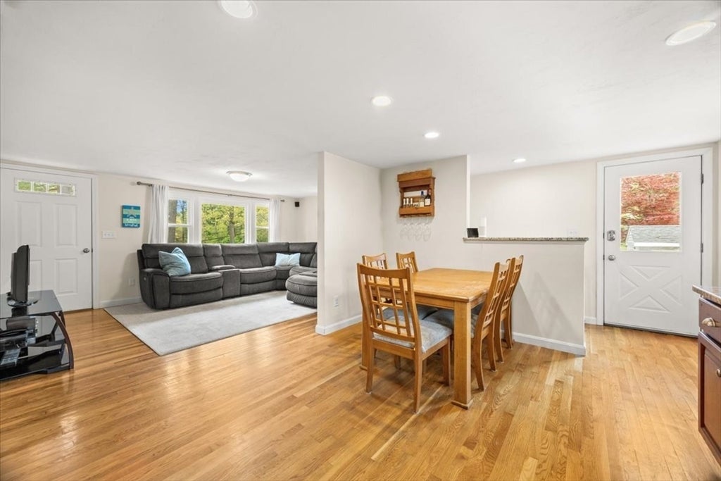 17 E Boundary Rd