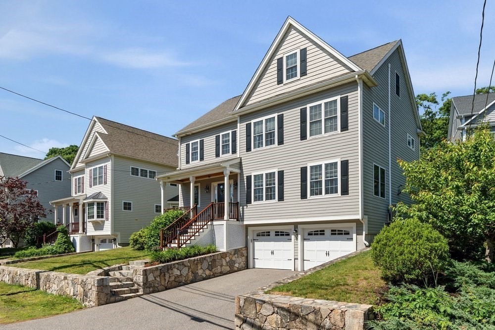 38 Woodley Ave