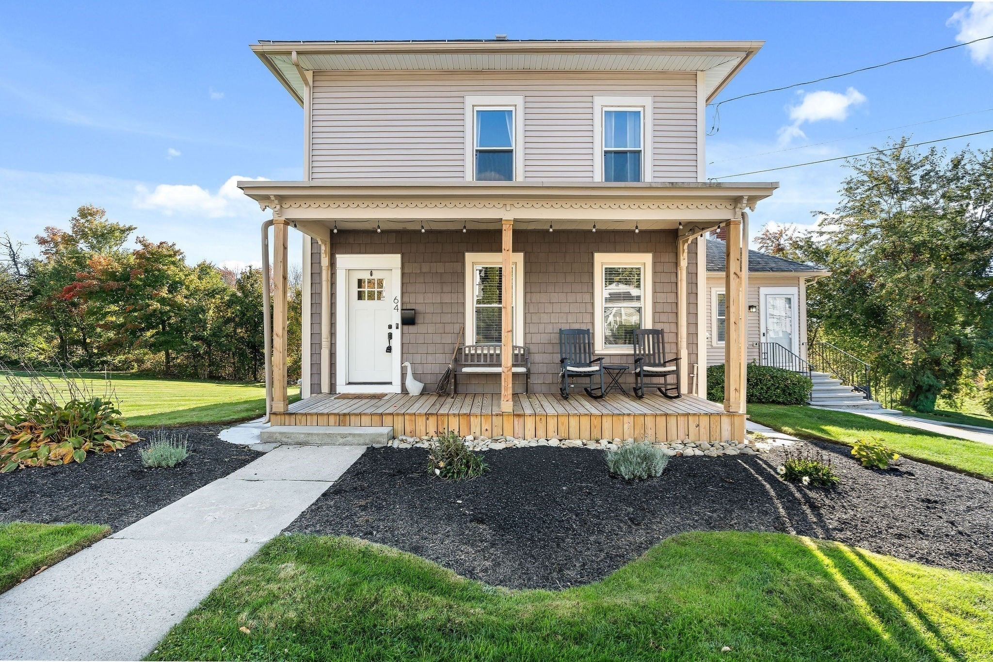 64 Mooreland Ave
