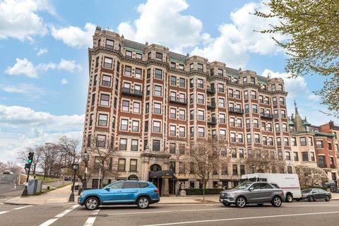 Photo of 464 Commonwealth Ave #27, Boston, MA 02215 (MLS # 73523600)