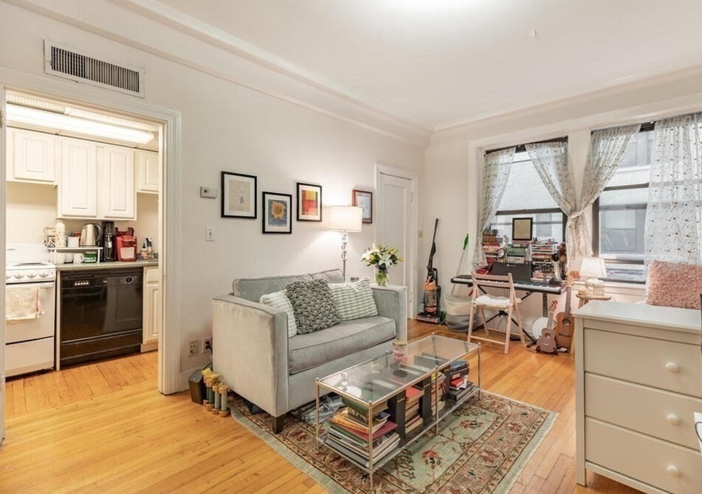 464 Commonwealth Ave 27