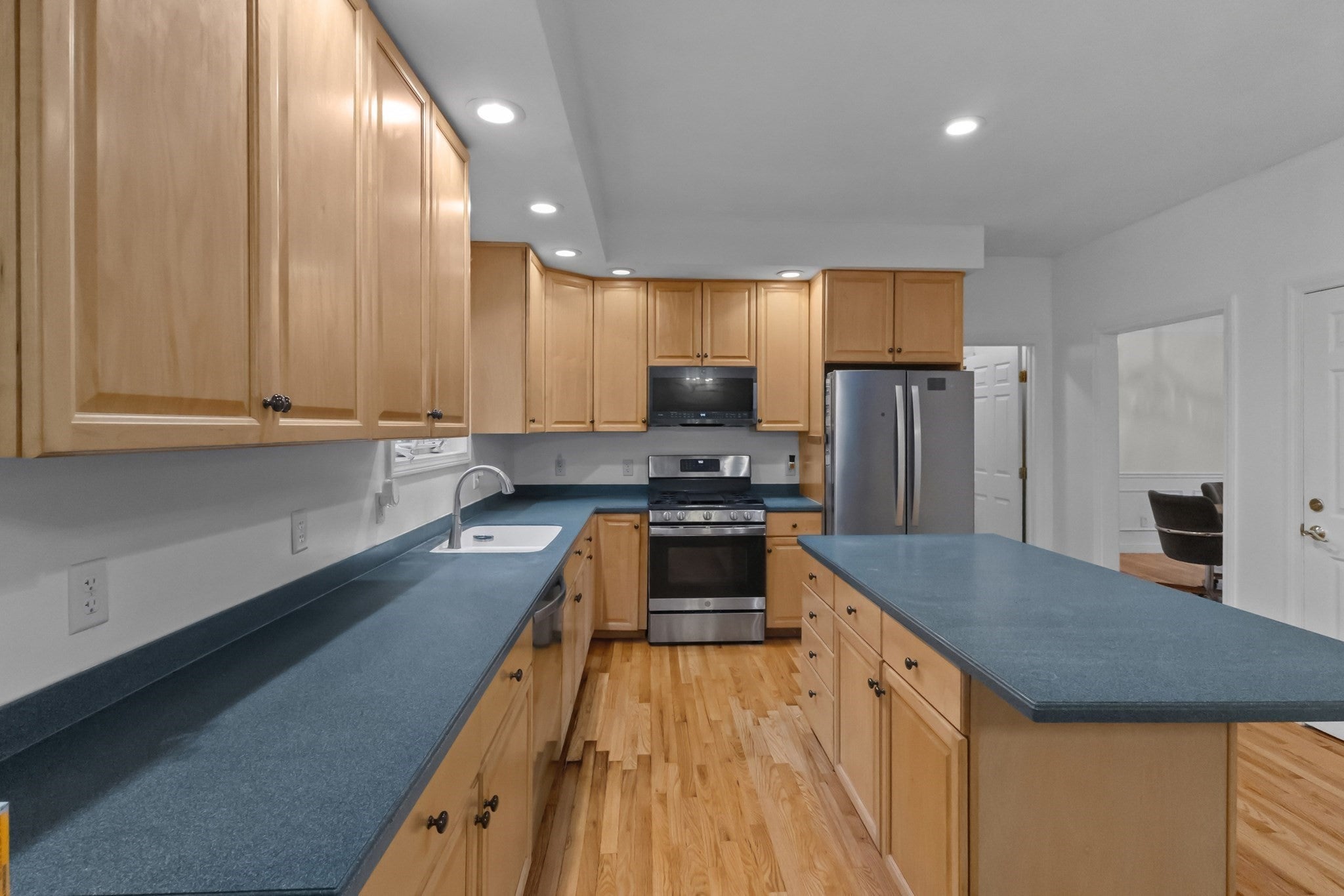 352 Grafton St, Shrewsbury, MA, 352 Grafton St, Shrewsbury, MA Photo #6