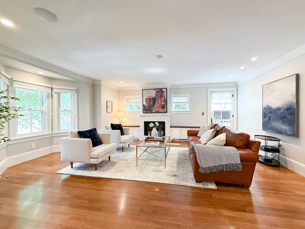 35 Willard St