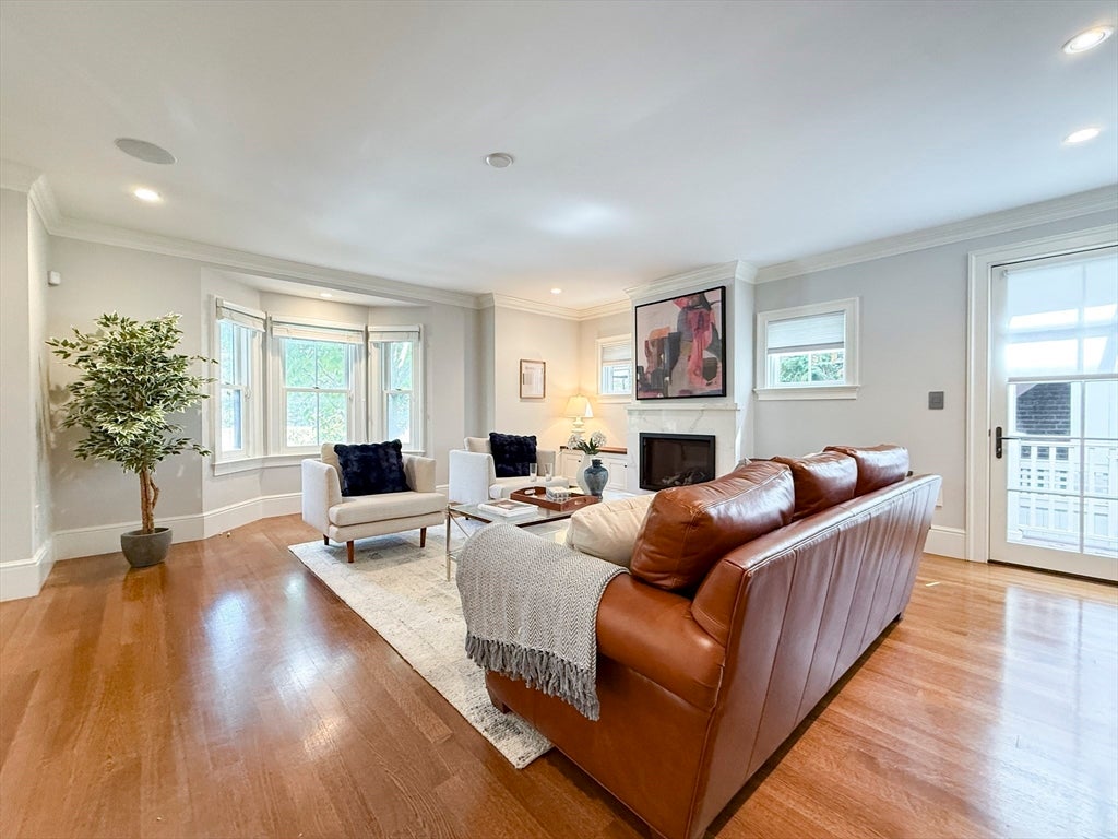35 Willard St