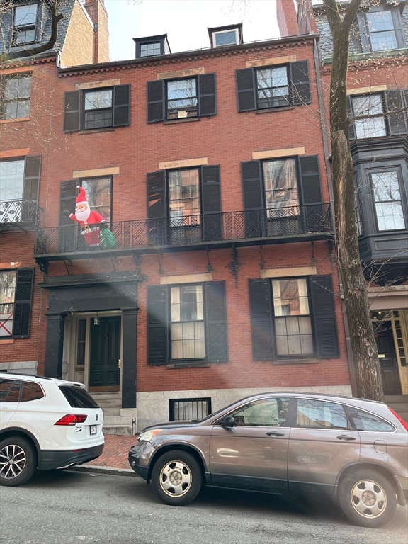 96 Mount Vernon St
