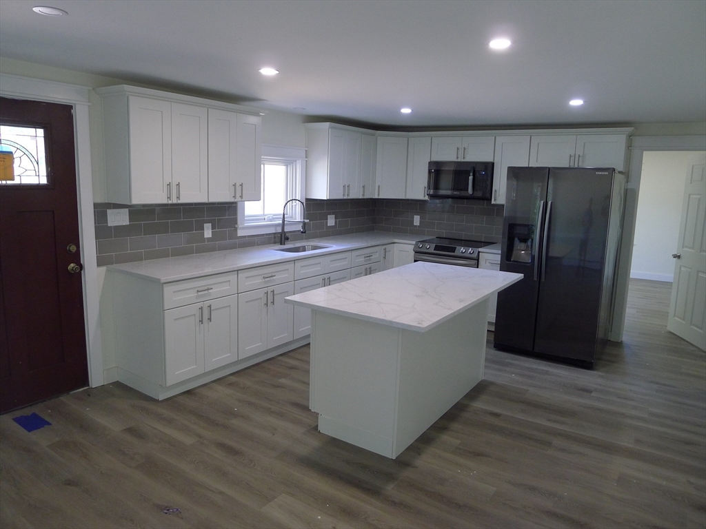 4 Cranberry Meadow Shore Rd