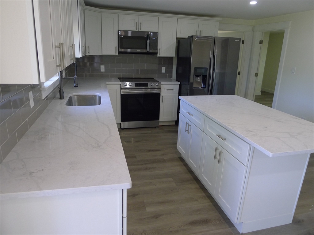 4 Cranberry Meadow Shore Rd