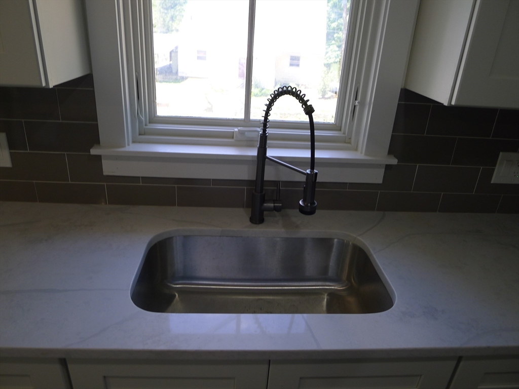 4 Cranberry Meadow Shore Rd