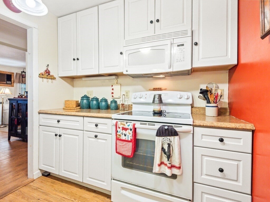 75 Huntoon Memorial Hwy #2-2, Leicester, MA, 75 Huntoon Memorial Hwy #2-2, Leicester, MA Photo #10
