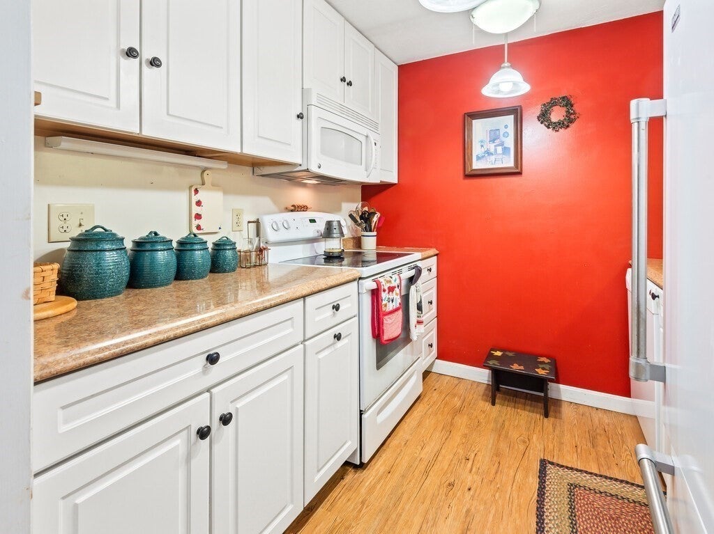 75 Huntoon Memorial Hwy #2-2, Leicester, MA, 75 Huntoon Memorial Hwy #2-2, Leicester, MA Photo #7