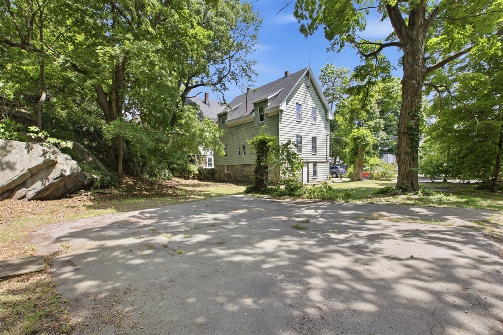 18 Prout St