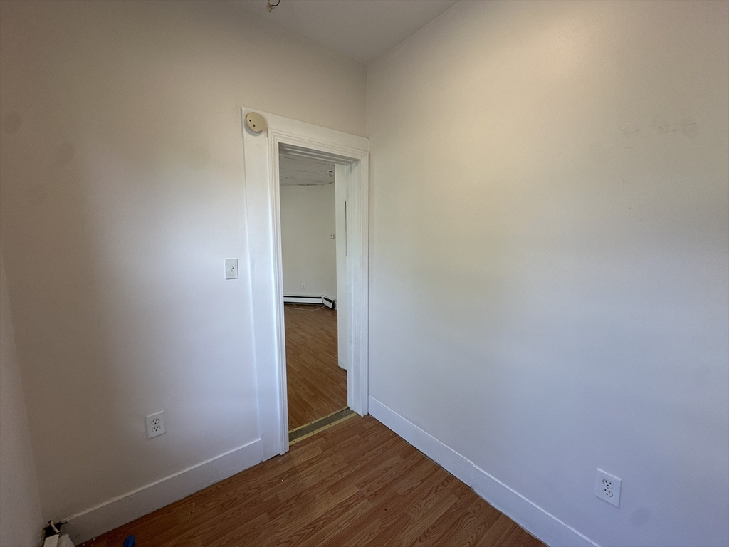 39 Louis St 2