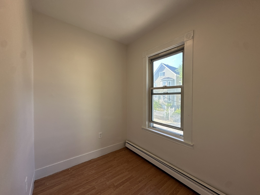 39 Louis St 2