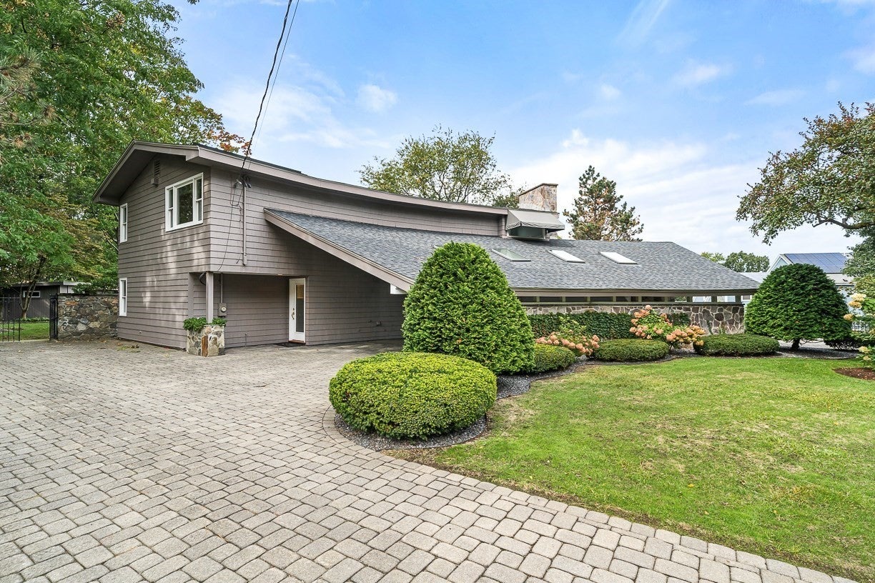 17 Trinity Road, Winchester, MA Photo #3