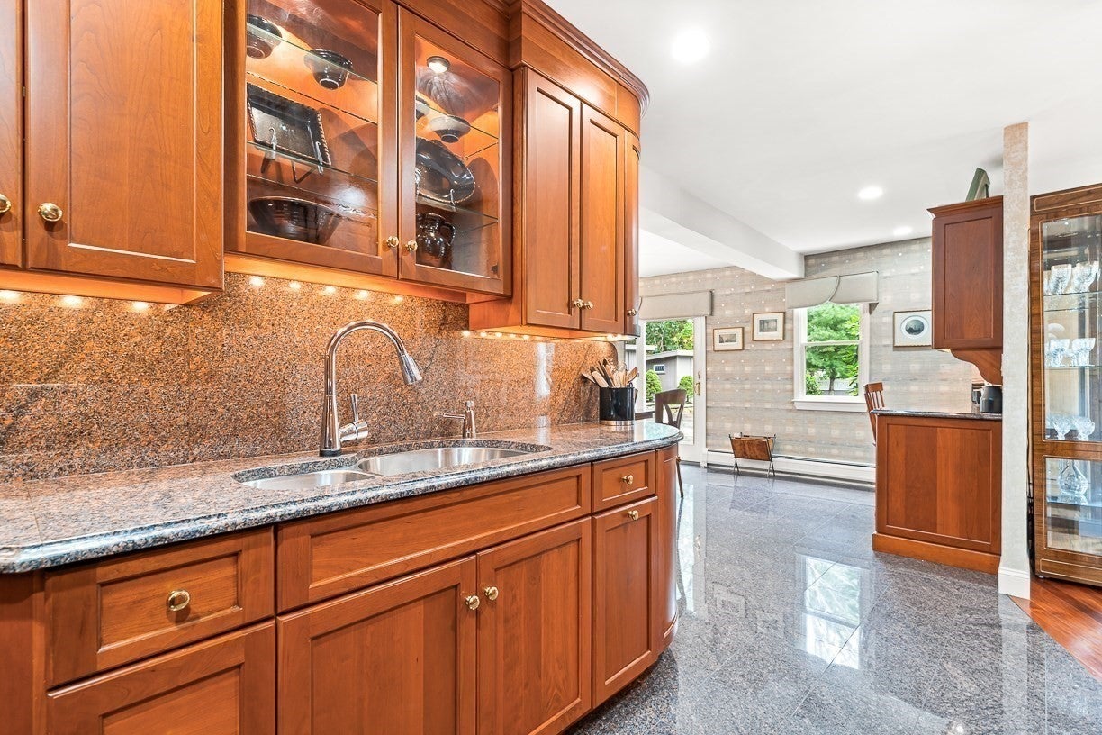 17 Trinity Road, Winchester, MA Photo #13