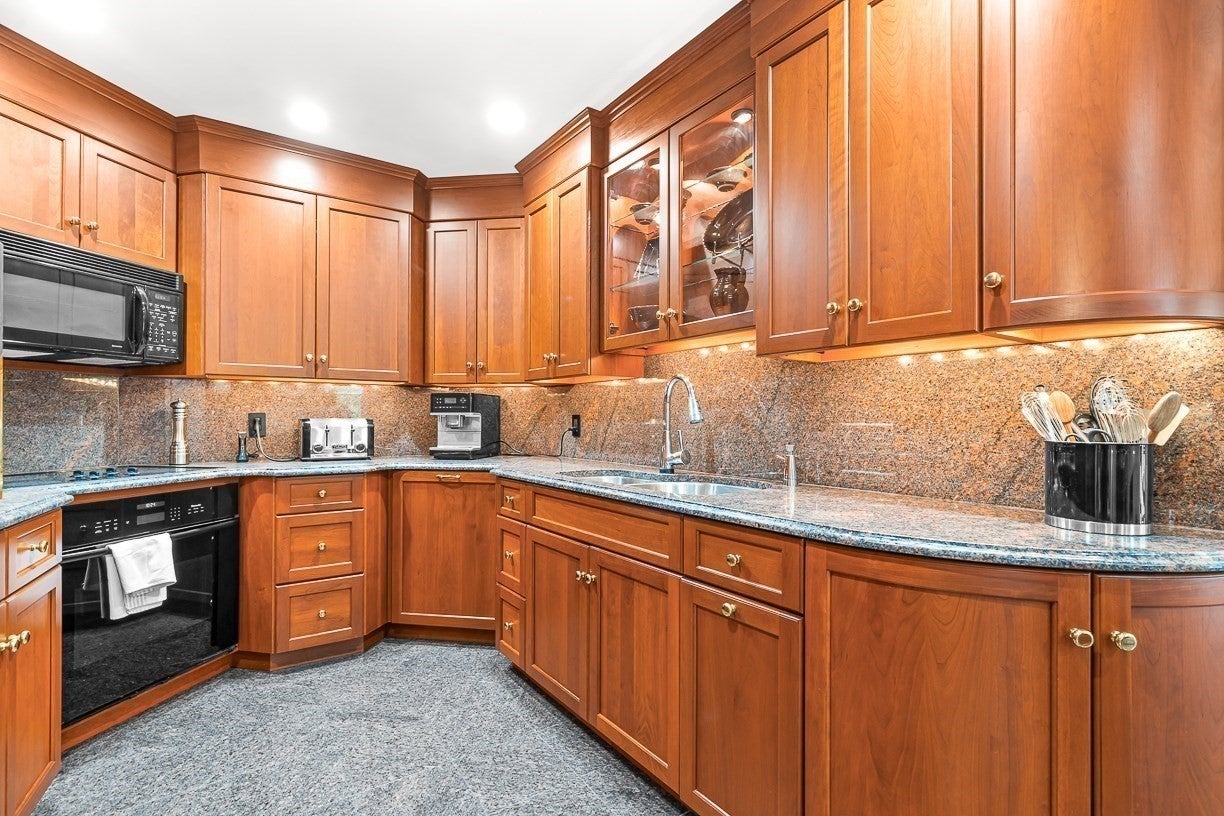 17 Trinity Road, Winchester, MA Photo #14