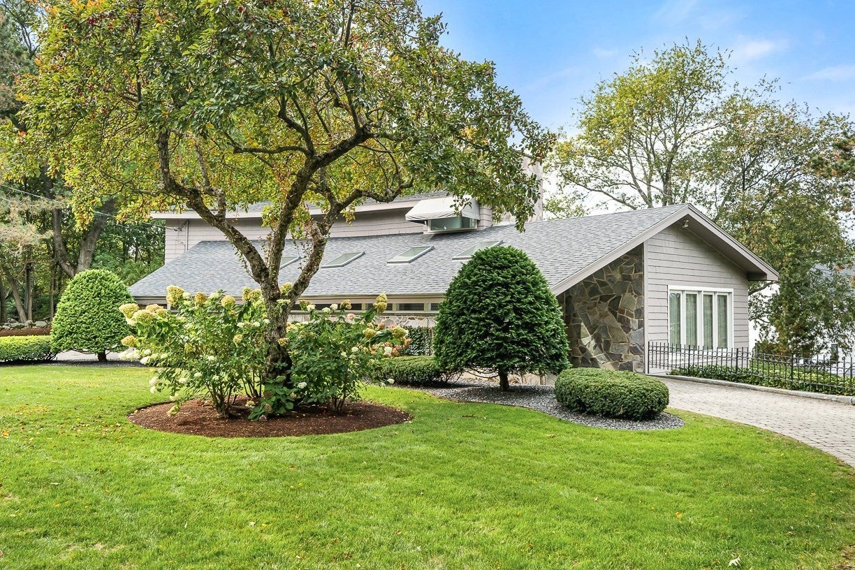 17 Trinity Road, Winchester, MA Photo #1
