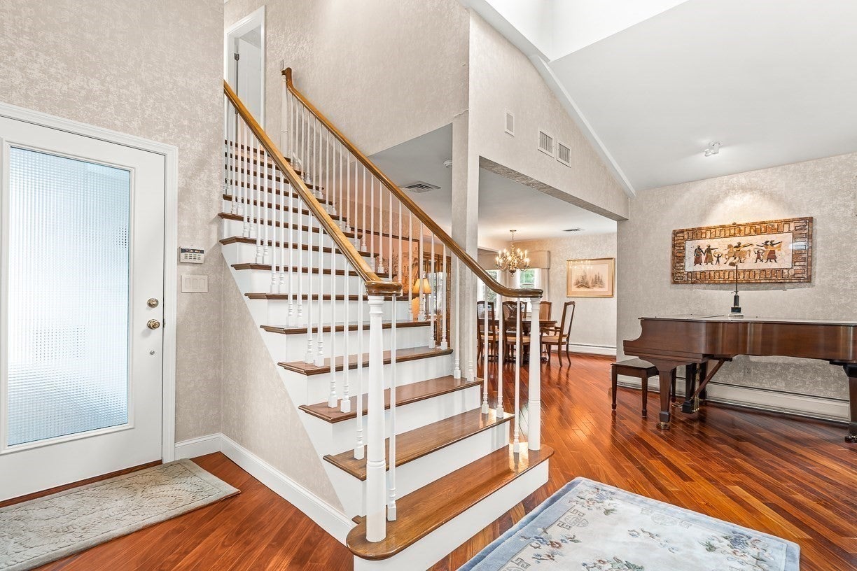 17 Trinity Road, Winchester, MA Photo #7