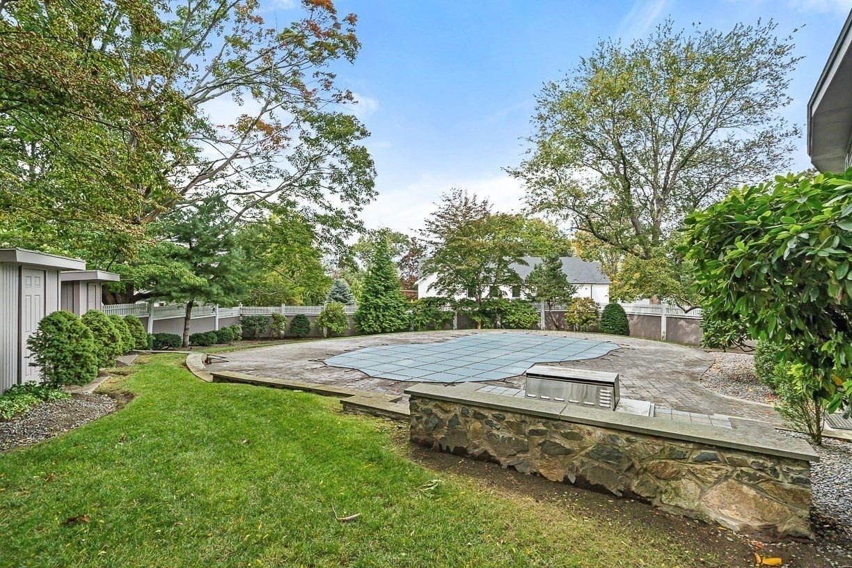 17 Trinity Road, Winchester, MA Photo #5