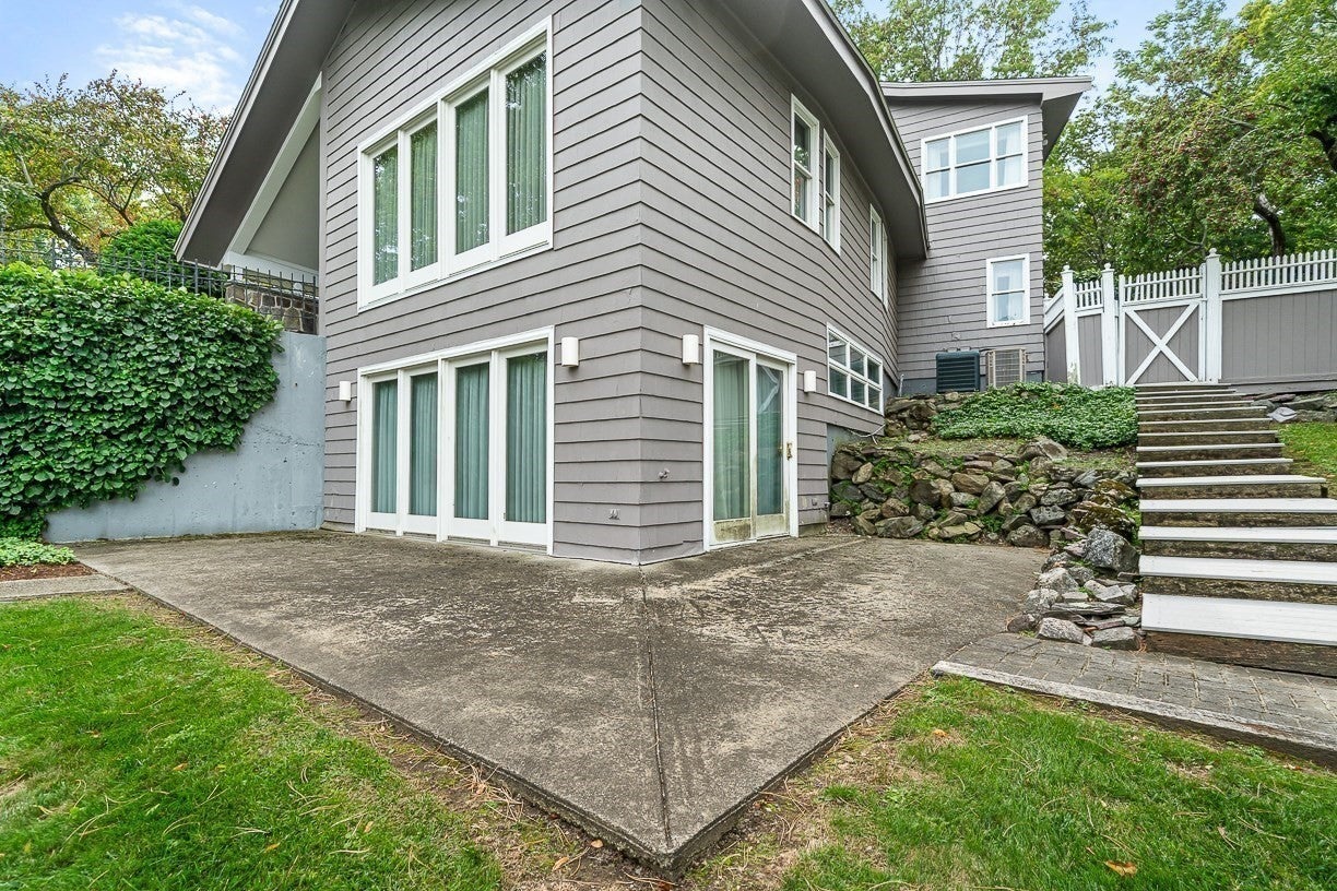 17 Trinity Road, Winchester, MA Photo #33